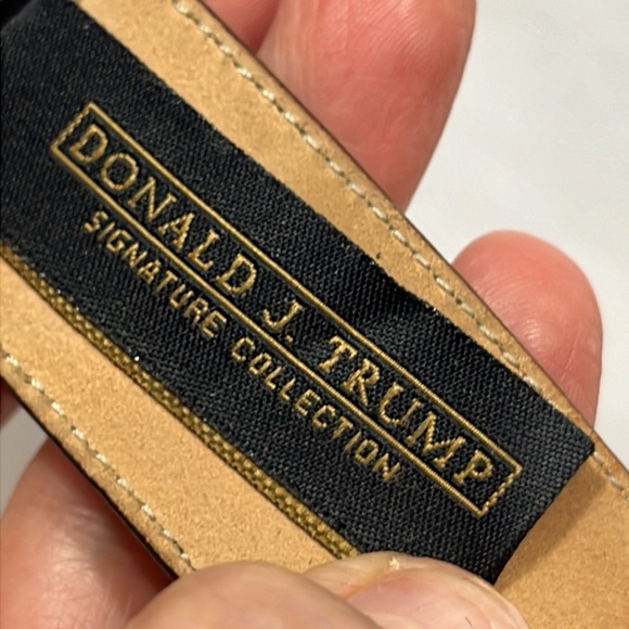 DONALD J. TRUMP 1” Brown Classic leather Belt 44 business BRASS square Buckle 44 - Picture 4 of 14